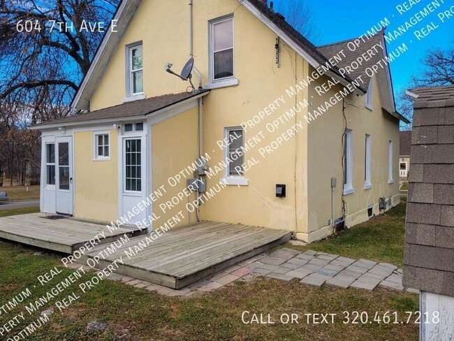 Photo - 604 7th Ave E