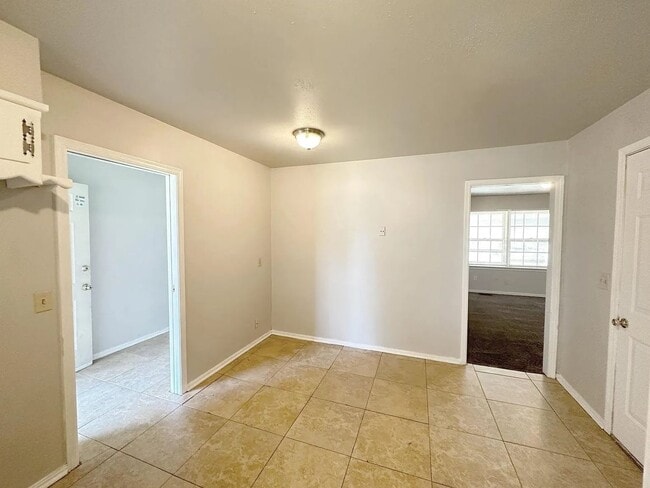 Photo - 3 Bed/1 1/2 Bath/1 Car with Carport