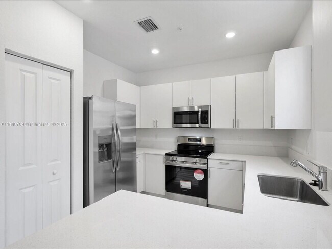 Photo - 106 SW 184th Ave