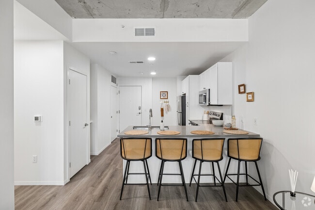 1BR, 1BA - 664SF - Kitchen