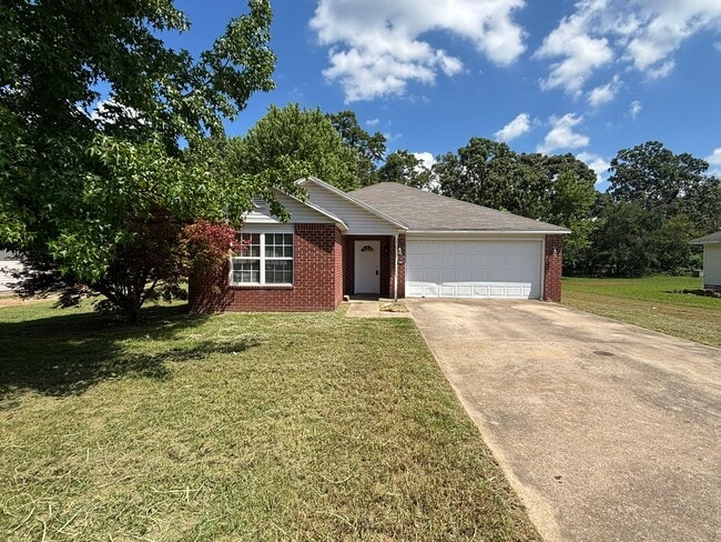 Building Photo - 3-Bedroom, 2-Bathroom Single Family Home i...