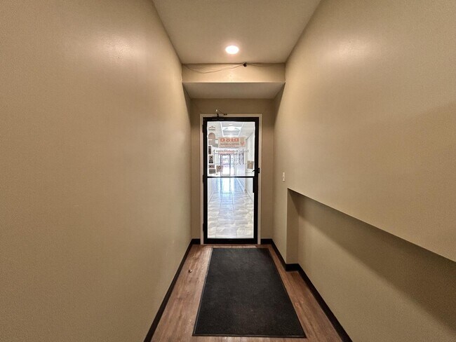 4956 W Irving Park Rd Unit 200