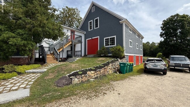 Building Photo - 597 Portland St Unit B Rental
