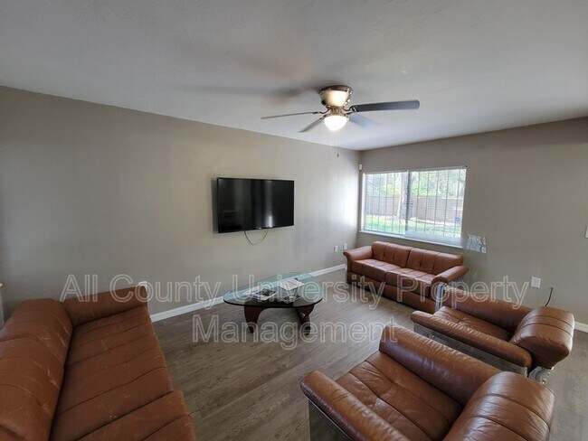 Photo - 207 SW 6th Ave