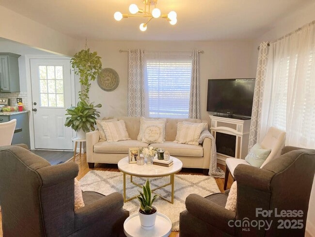 Photo - 7471 Lakehaven Dr