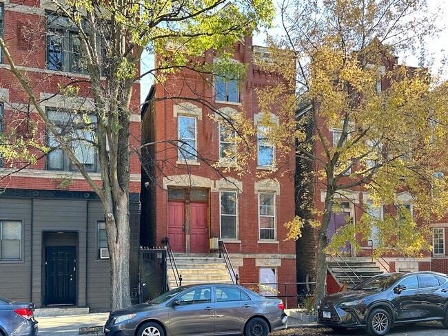 Building Photo - 1435 N Bosworth Ave Unit M05H