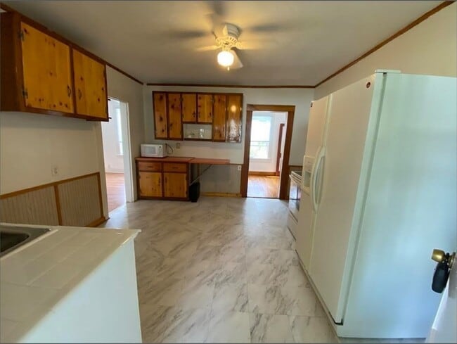 Building Photo - 13 Lewis St Unit 1 Rental