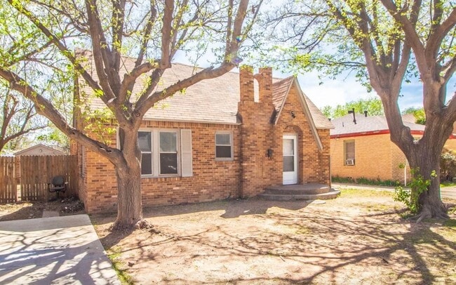 Photo - Great 3 Bedroom 1 bathroom house close to ...