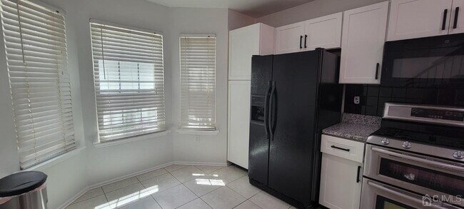 Photo - 1408 Locust Ct