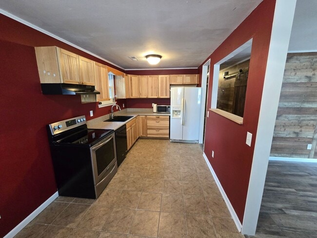 Photo - Charming Cottage Living in a Convenient Location