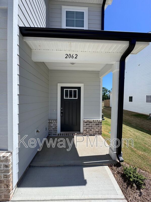 Photo - 2062 Denmark Ave SE