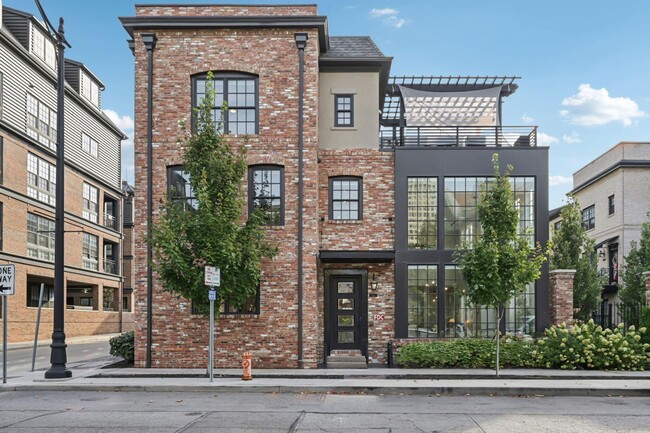 Building Photo - 100 Normandy Ave Unit TH79