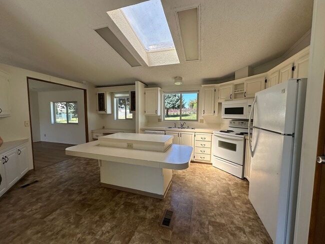 Photo - 3 Bed Manufactured Home For Rent In Odell