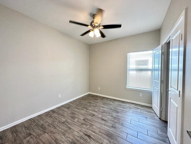 Photo - 1312 Vani Dr