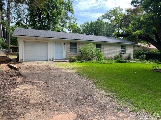 Building Photo - 3/1/1 PTISD LARGE FENCED YARD Rental