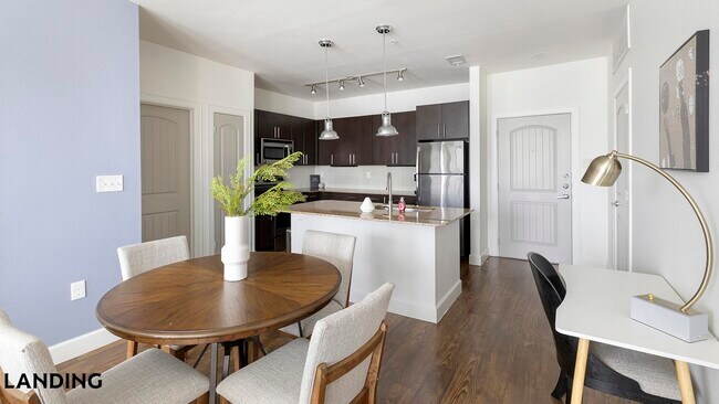Photo - 5275 Town and Country Blvd Unidad 2461