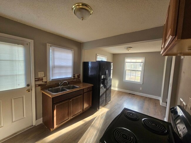 Photo - 1211 Camp St