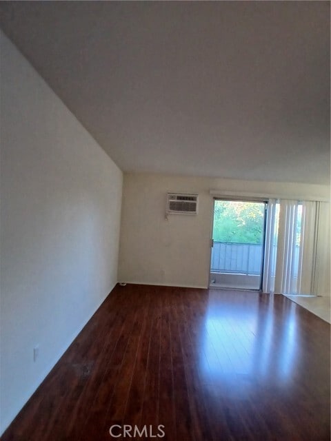 Photo - 14551 Vose St Unidad C