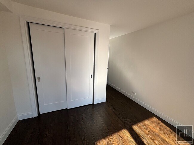 Photo - East 82nd Street Unidad 15E