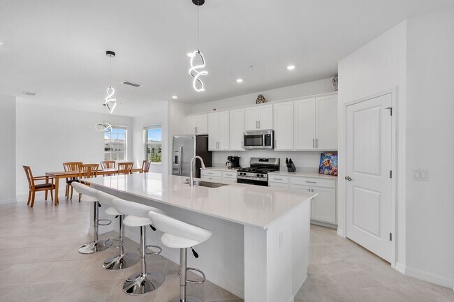 Photo - 15170 BLUFFTON Ln Unit 1821