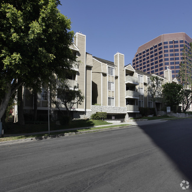 Building Photo - 1247 Stoner Ave Rental