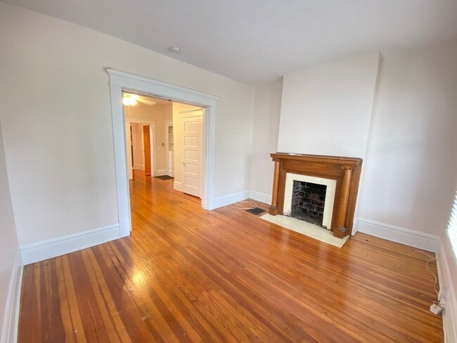 Photo - W Blake Ave 49-51 WR Unit 49