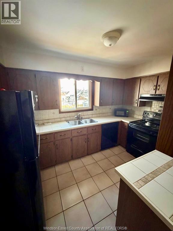 Photo - 745 Cataraqui St