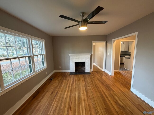 Photo - 1903 Enolam Blvd SE