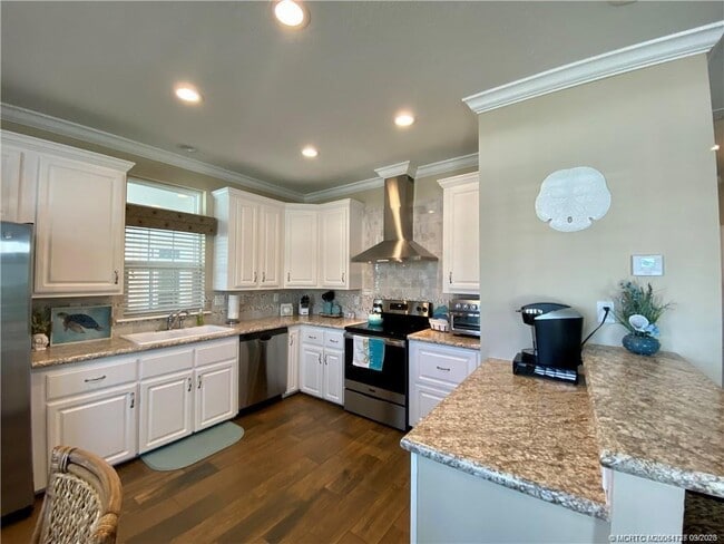 Photo - 163 NE Buoy Dr