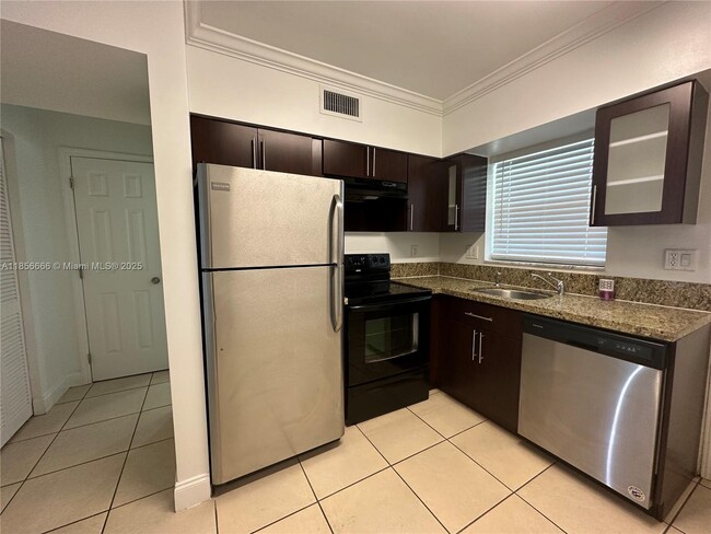 Photo - 2536 Van Buren St Unit 4B