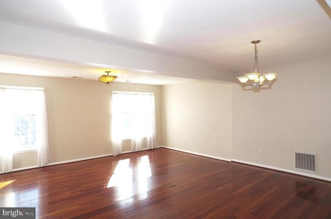 Building Photo - 4492 Ruggles Ct