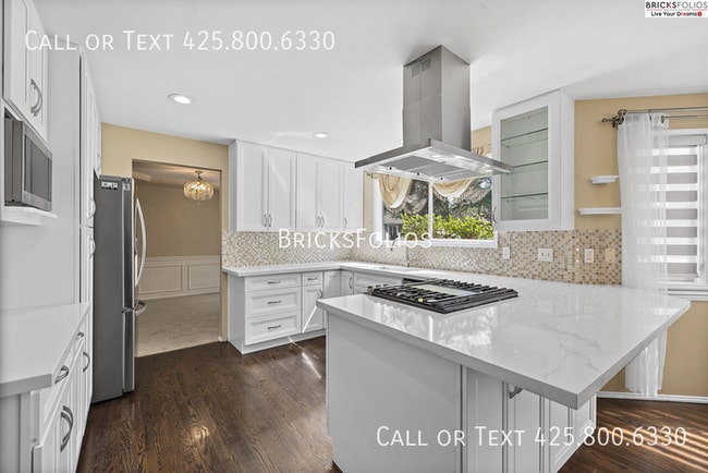 Photo - Luxurious 5-bedroom home in Sammamish with...