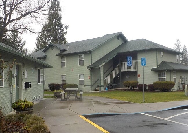 Building Photo - 113 Onyx St Unit #113