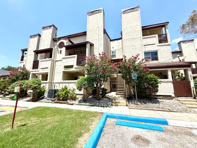 Building Photo - 5322 Medical Dr