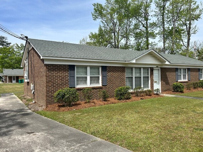 Building Photo - 1323 N Chestnut St