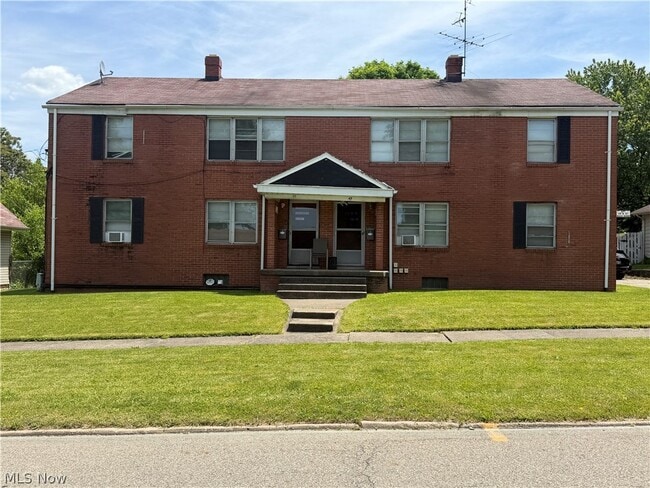Building Photo - 47 Parkgate Ave