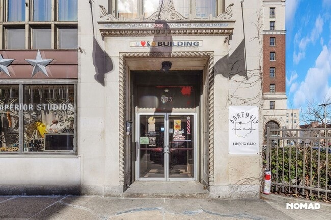 Building Photo - 335 N Superior St Rental