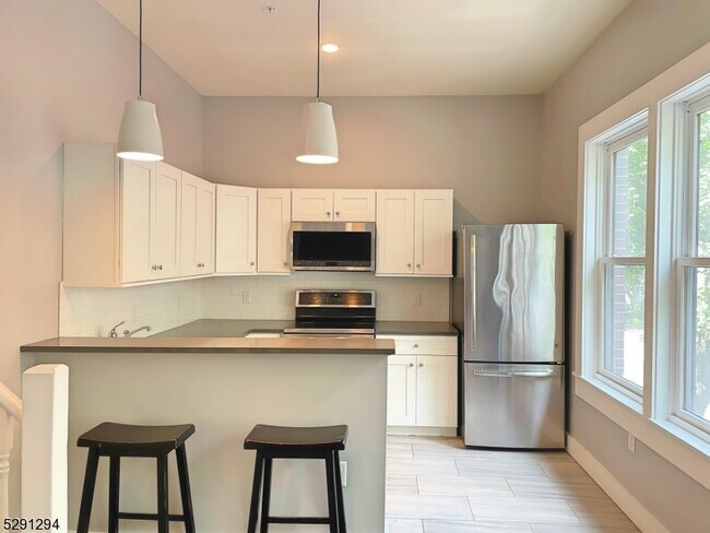 Photo - 58 New St Unit 2B