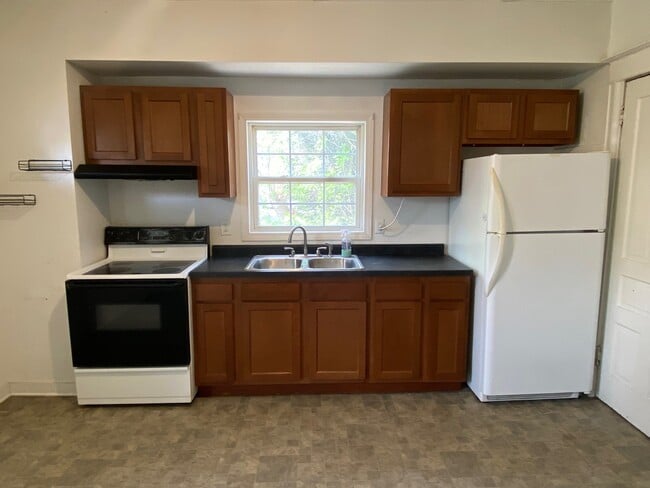 Kitchen - 686 Lake Street Townhome