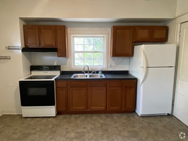 Building Photo - 686 Lake Street Unit 1 Rental