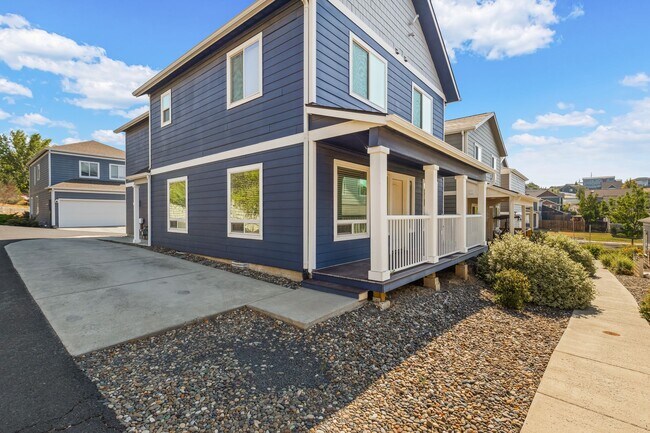 Photo - 1005 Clockworks Ln
