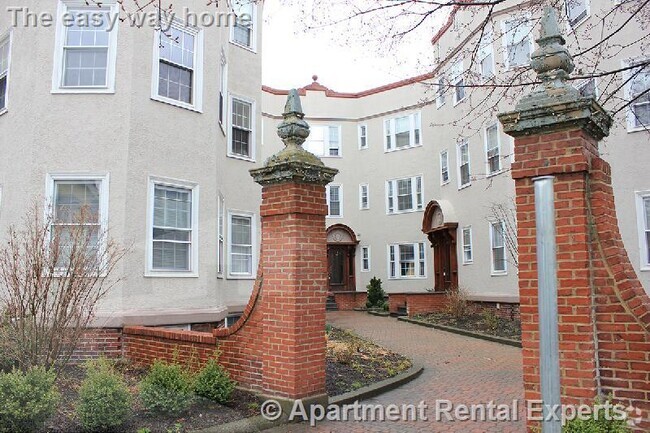 Building Photo - 158 Magazine St Rental