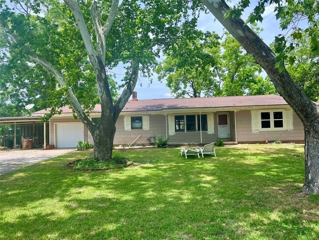 Building Photo - 1320 Montezuma St