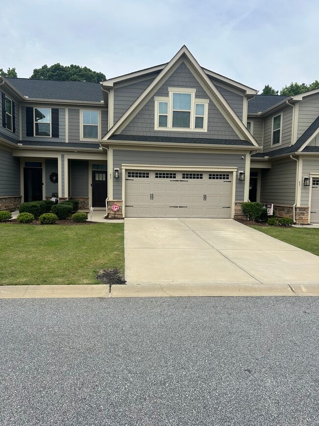 Building Photo - Simpsonville - 3/ 2.5, 1952 SF