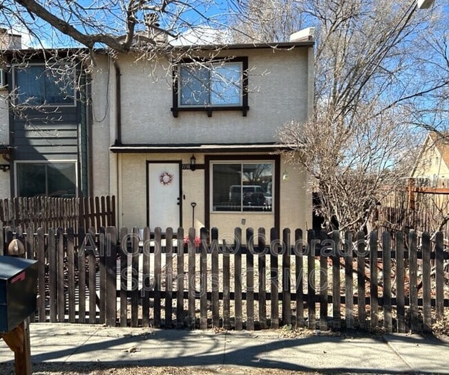 Building Photo - 1138 Delaware Dr
