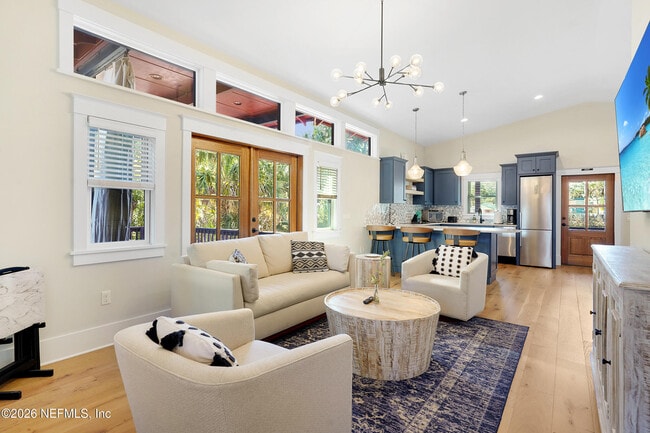 Photo - 290 St George St