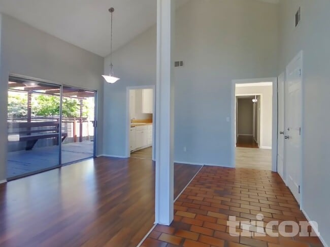 Photo - 1104 Waxwing Ln