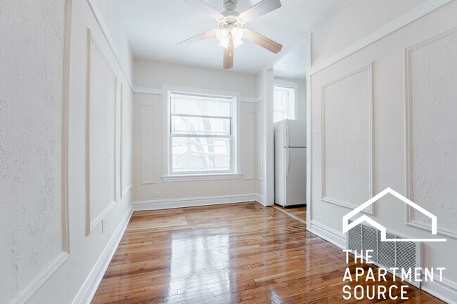 Photo - 3522 N Broadway St Unidad 2W