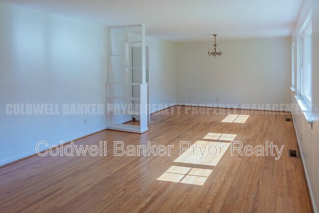 1225 Panorama Dr