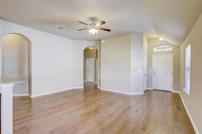 Photo - 2005 Alyssas Dr